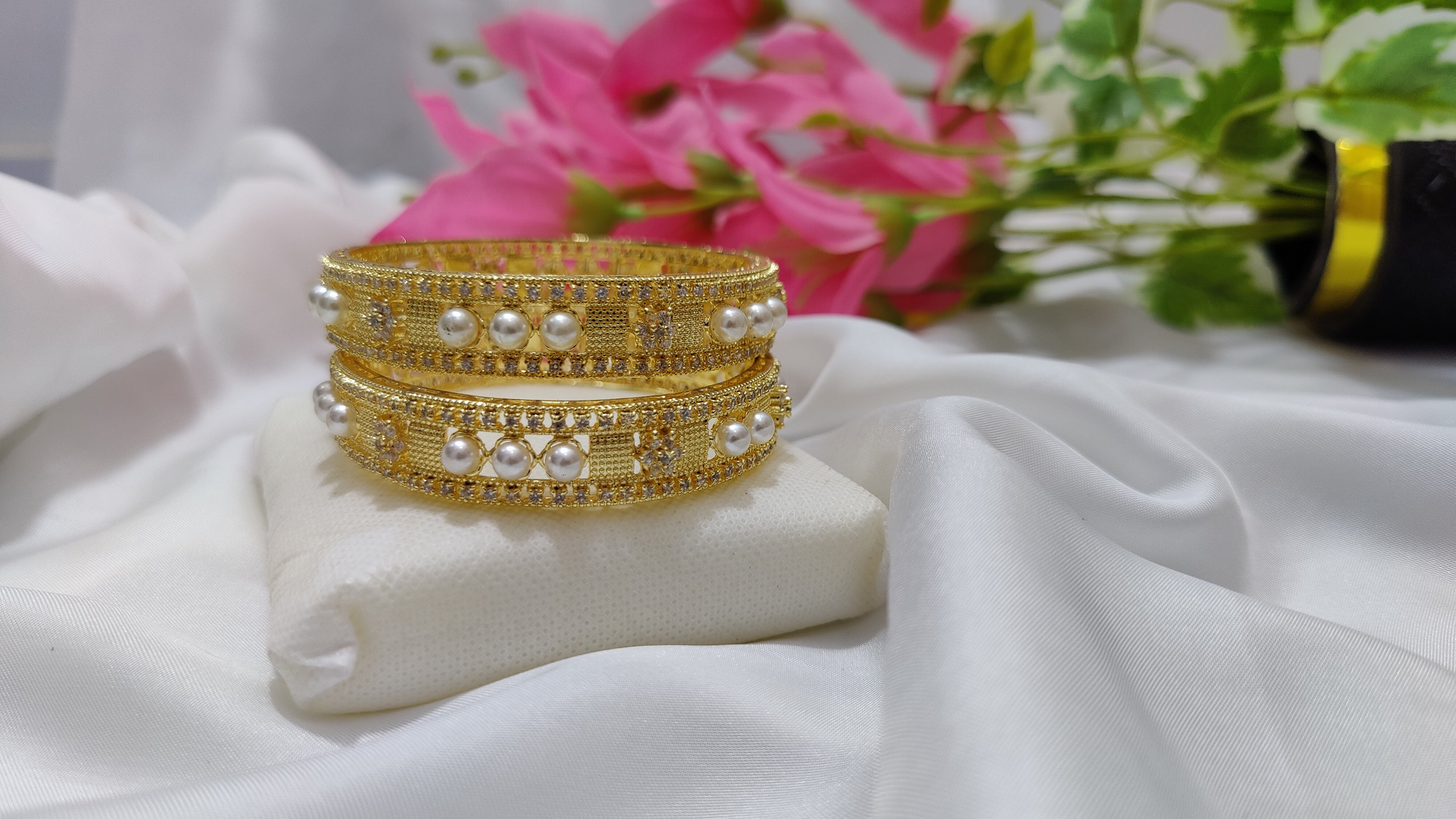 One Carat Elegant Bangle